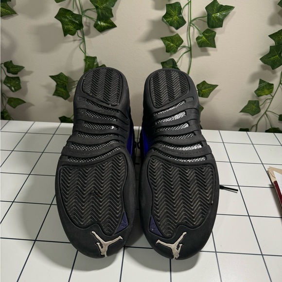 Jordan 12 retro (black dark concord) size US 6.5Y - Picture 4 of 5